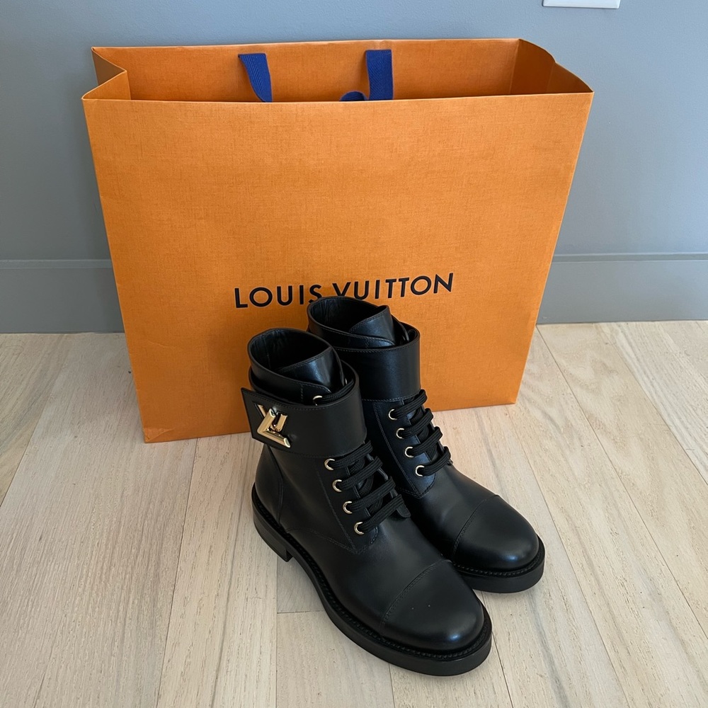 LOUIS VUITTON wonderland flat ranger boots black size 35